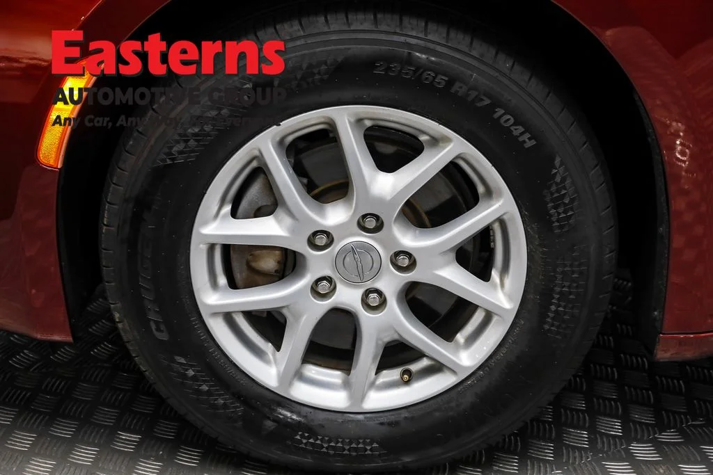 Used 2020 Red Chrysler LX image 31