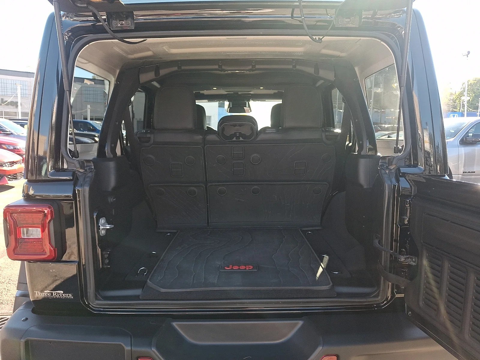 Used 2025 Black Jeep Rubicon image 30