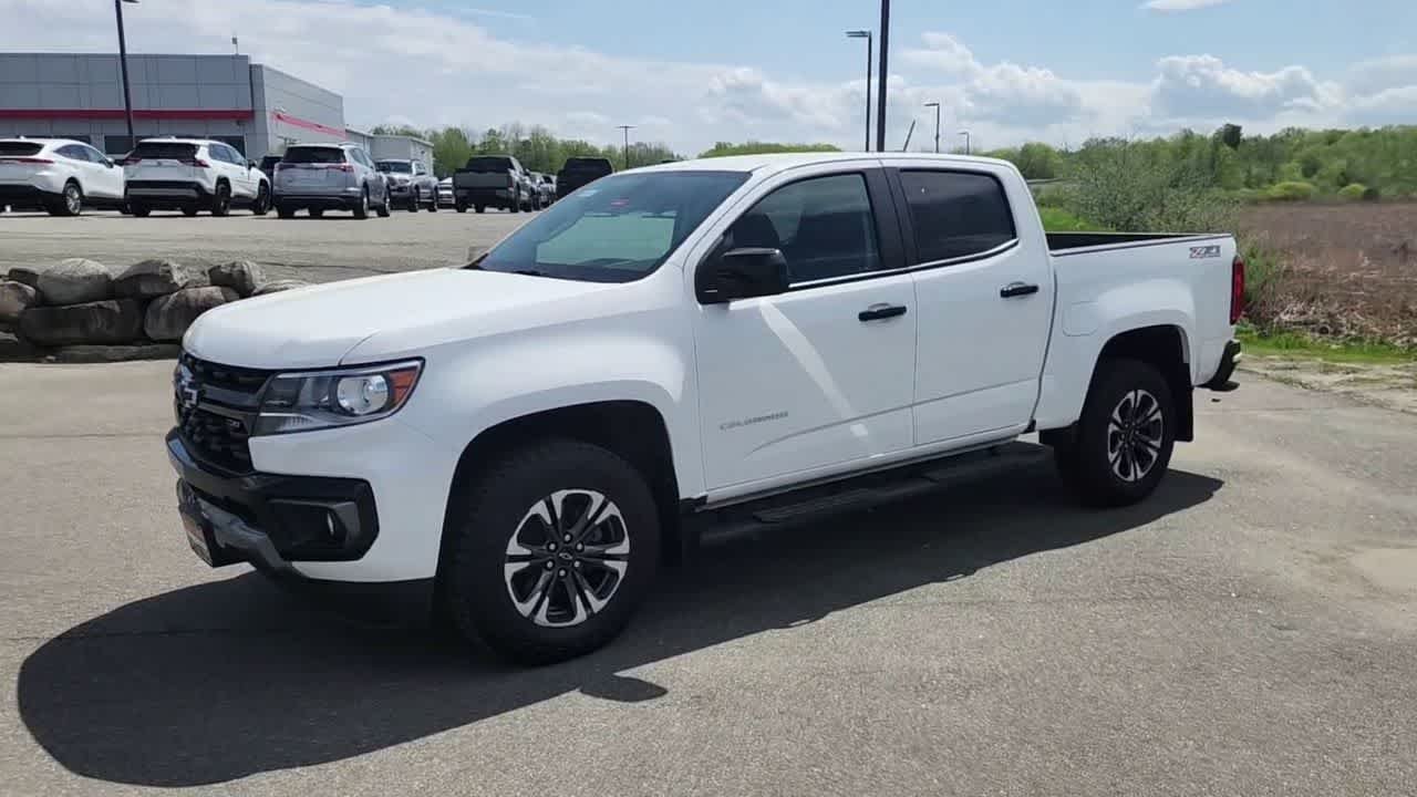 Used 2022 Summit White Chevrolet Z71 image 4