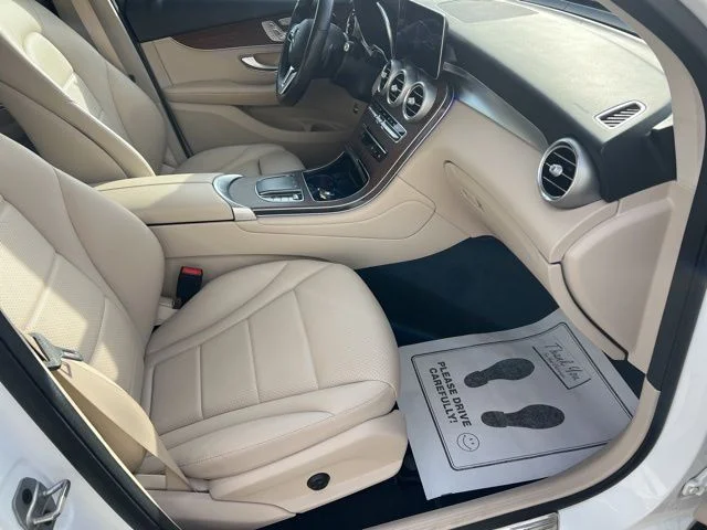 Used 2022 White Mercedes-Benz GLC 300 image 34