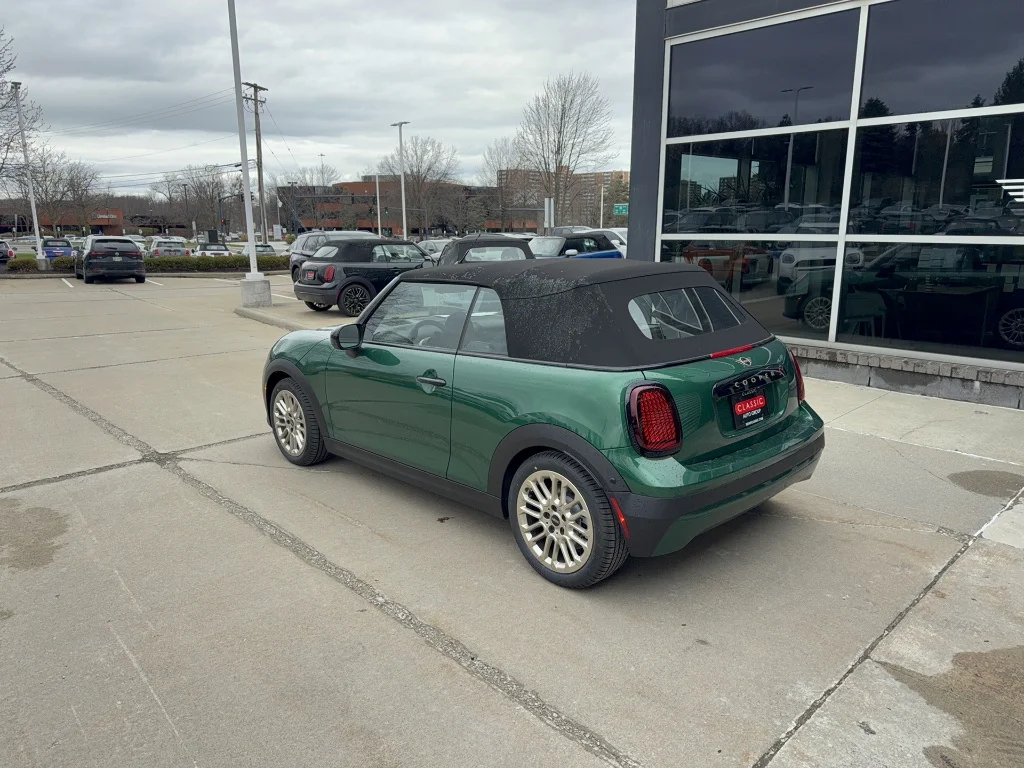 New 2026 British Racing Green IV Metallic MINI Signature Plus image 4