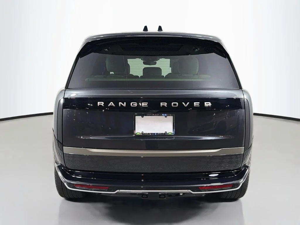New 2026 Carpathian Gray Premium Metallic Land Rover SE image 6