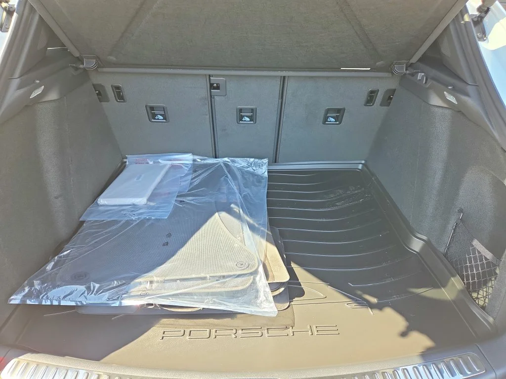Certified Used 2026  Porsche Base image 31