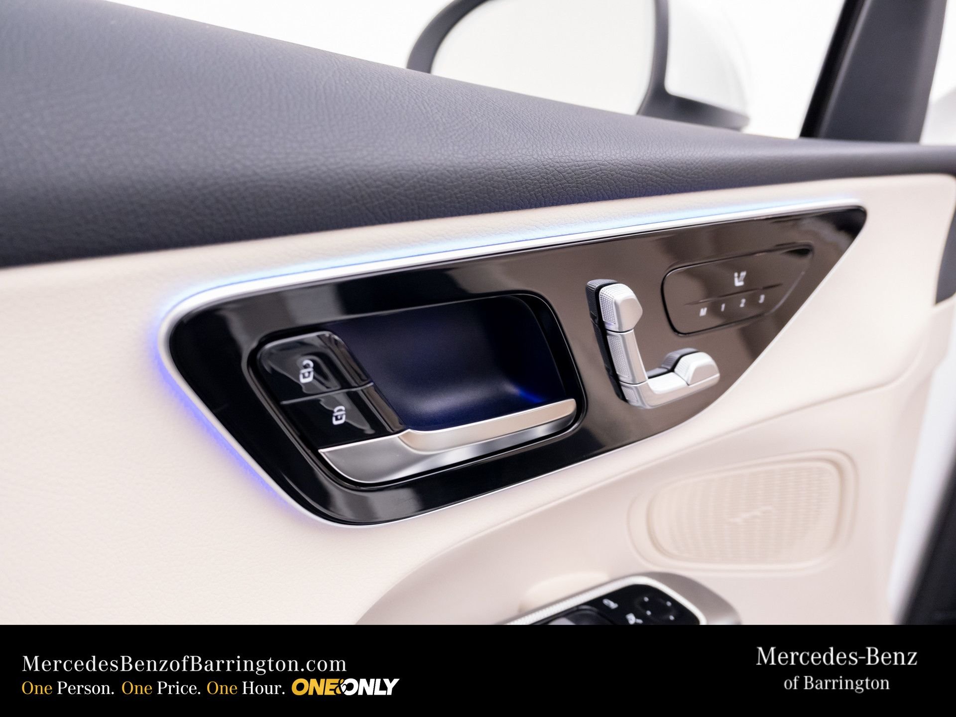 New 2026 Polar White Mercedes-Benz GLC 300 image 16