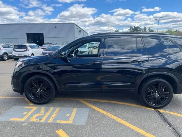 Certified Used 2020 Black Honda Black Edition image 6