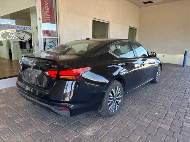 Used 2024 Super Black Clearcoat Nissan 2.5 SV image 4