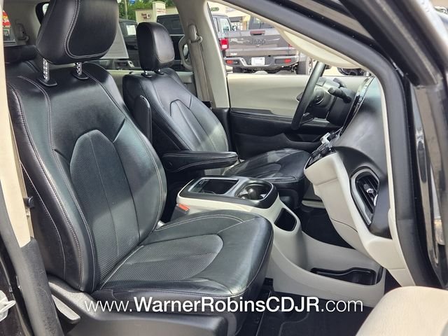 Used 2022 Black Chrysler Touring L image 19