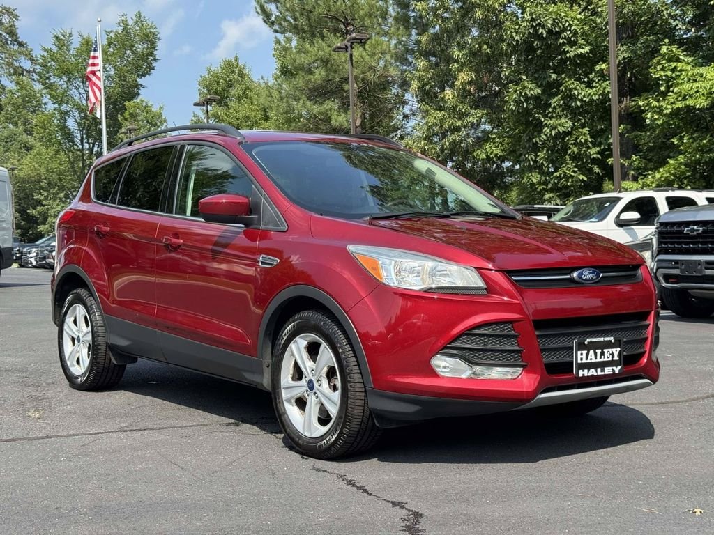 Used 2015 Red Ford SE image 2