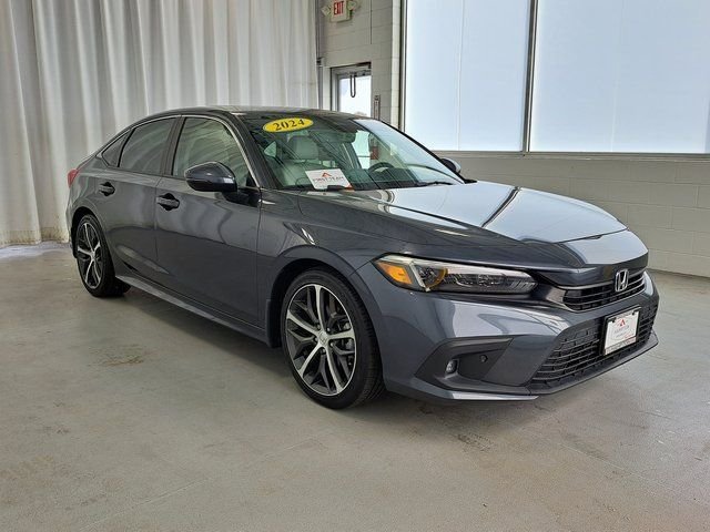 Used 2024  Honda Touring image 4