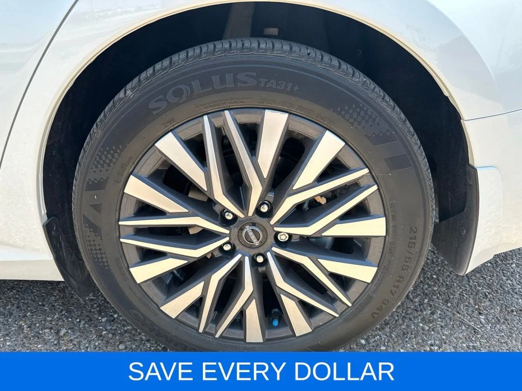Used 2024 White Nissan 2.5 SV image 21