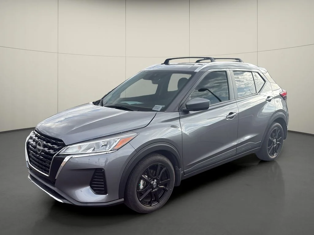 Used 2024 Gray Nissan SV image 3