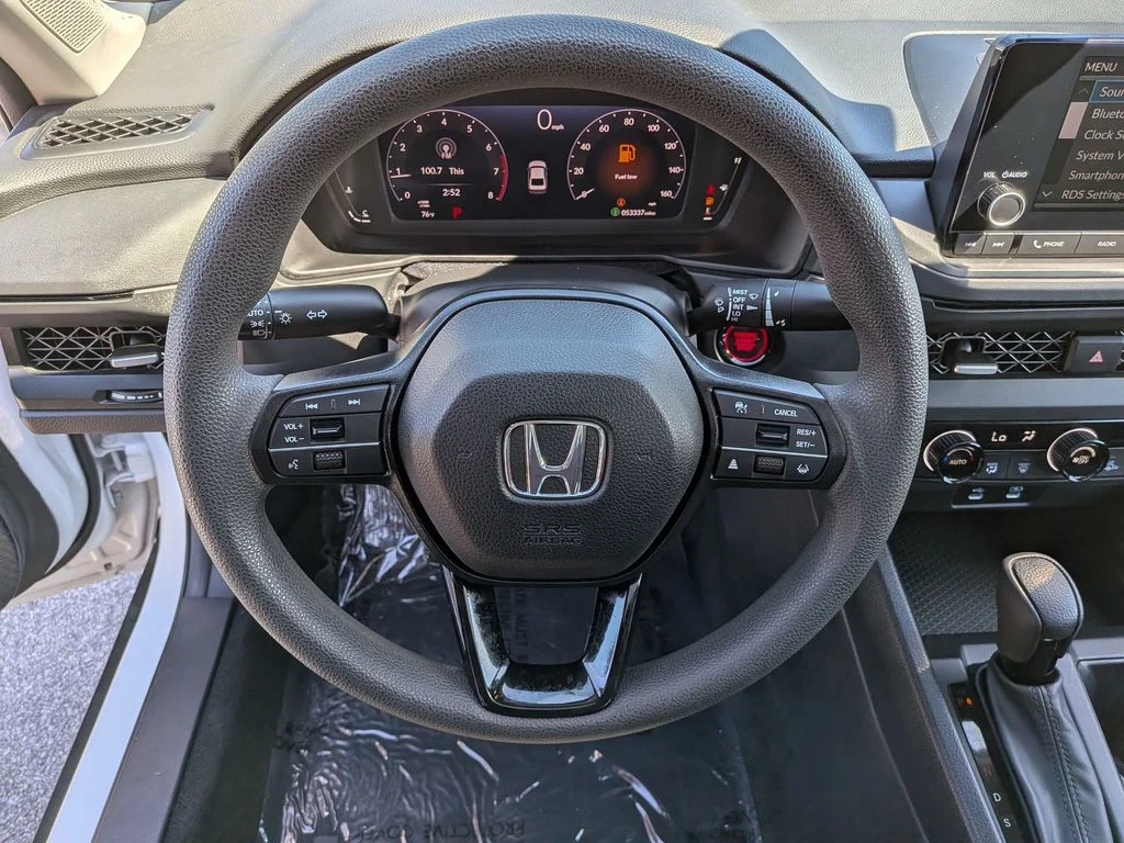 Used 2023 White Honda EX image 15