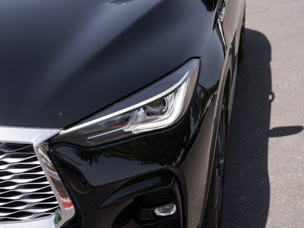 Used 2024 Black Obsidian INFINITI LUXE image 4