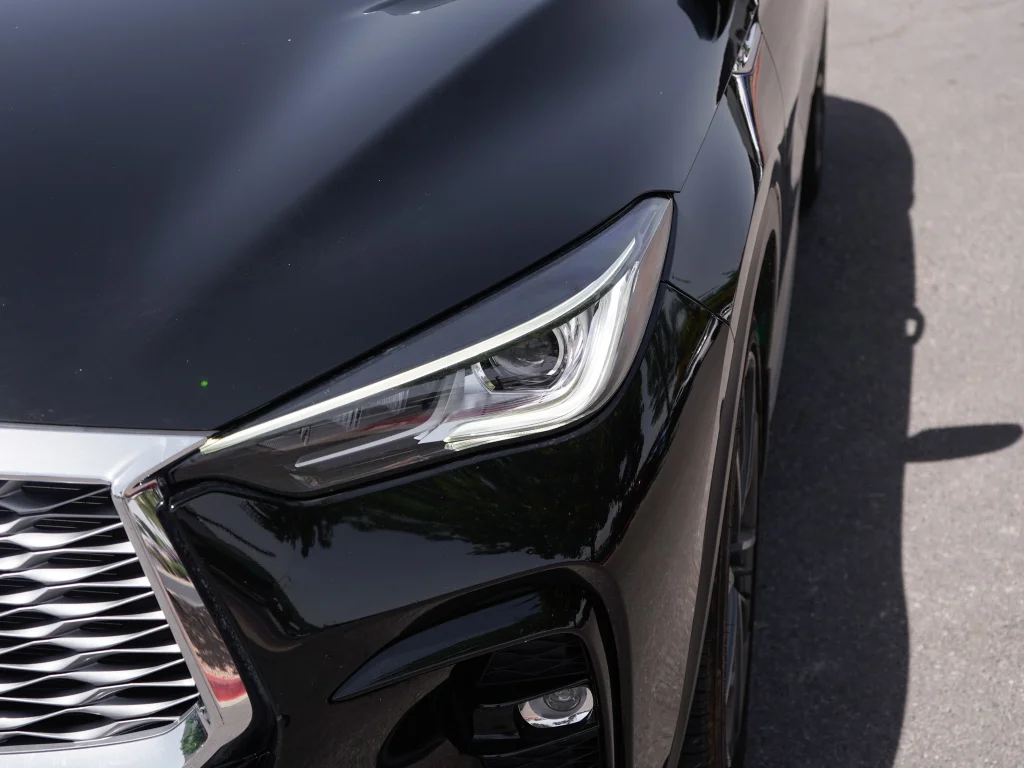 Used 2024 Black Obsidian INFINITI LUXE image 4
