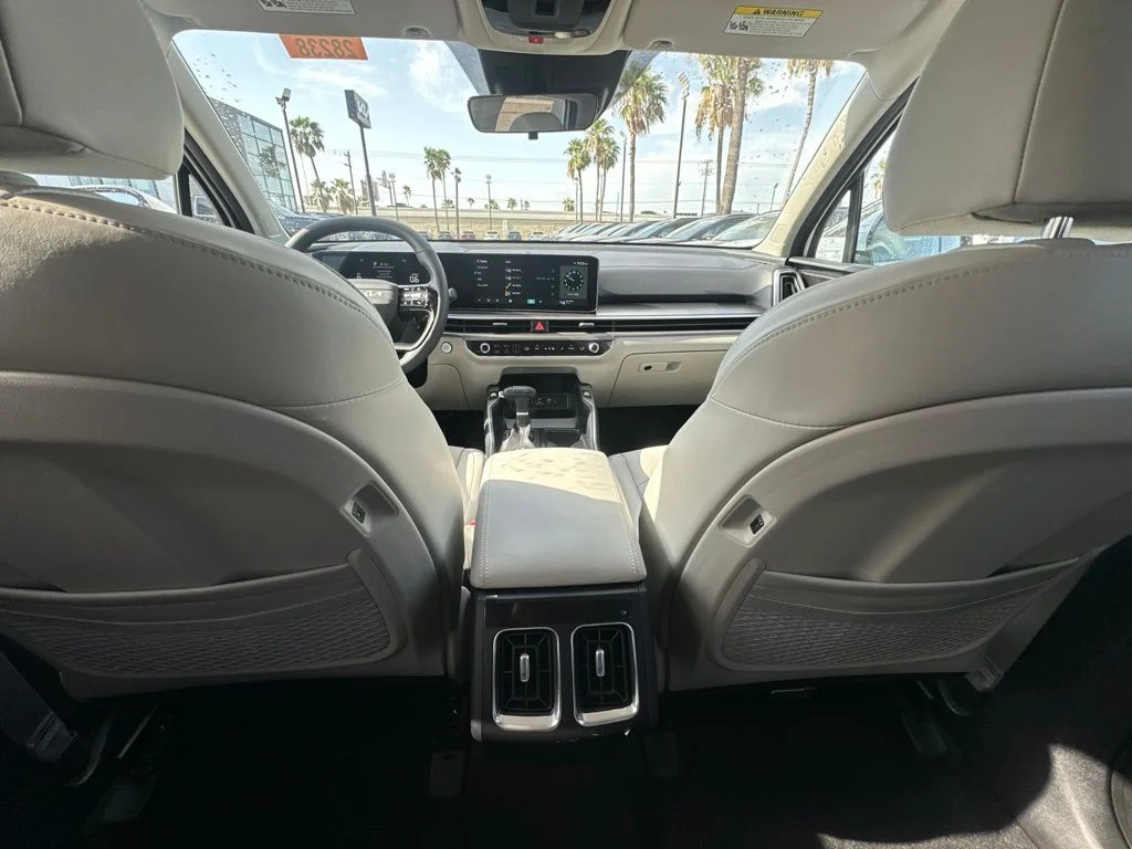 New 2026 White Kia S image 18