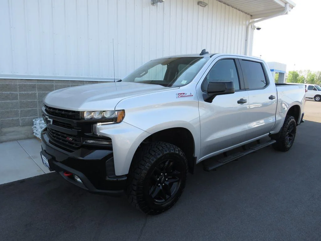 Used 2021 Silver Ice Metallic Chevrolet LT Trail Boss image 11