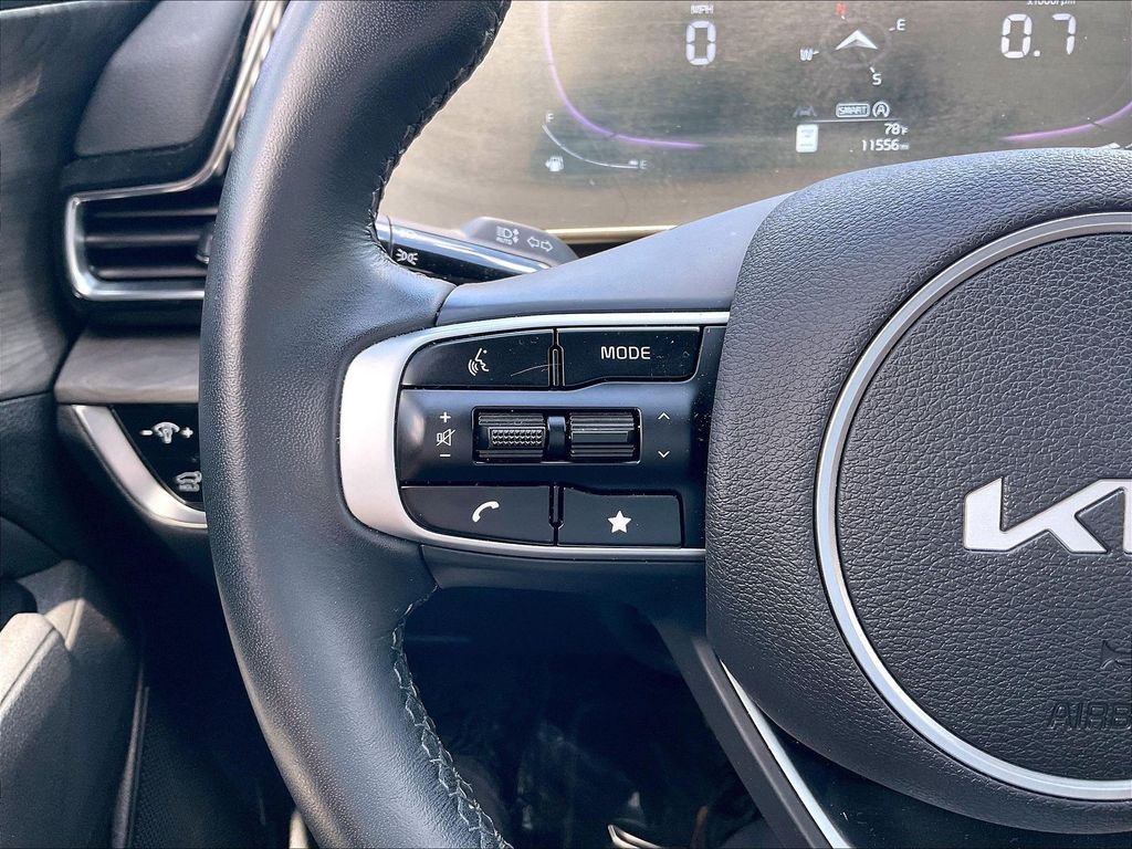 Used 2025 Wolf Gray Kia X-Line image 22
