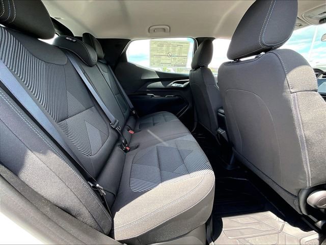 New 2027 Summit White Chevrolet LT image 26