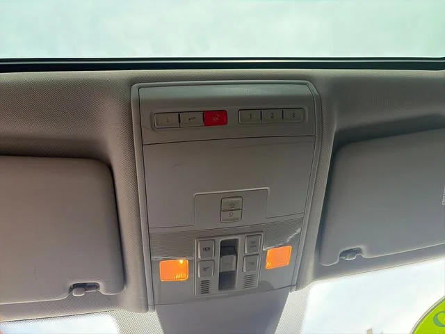 Used 2018  Volkswagen SEL image 47