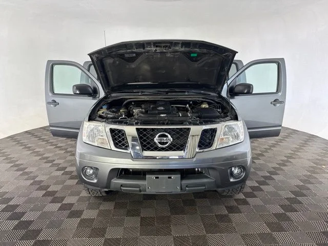 Used 2016 Gray Nissan SV image 11