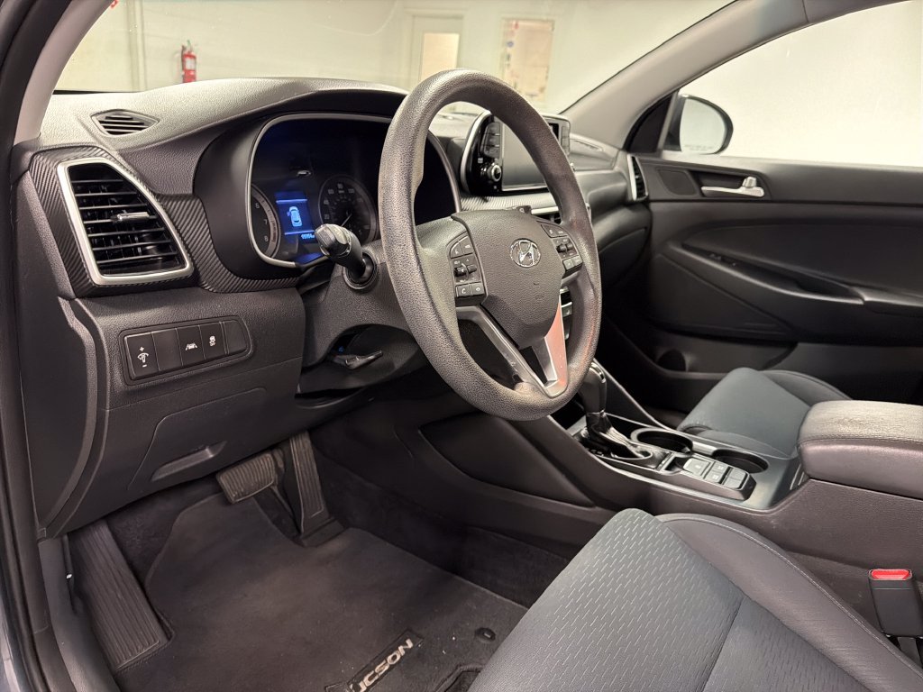 Used 2019 Blue Hyundai SE image 25