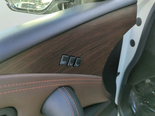 Certified Used 2020 White Nissan Platinum image 22