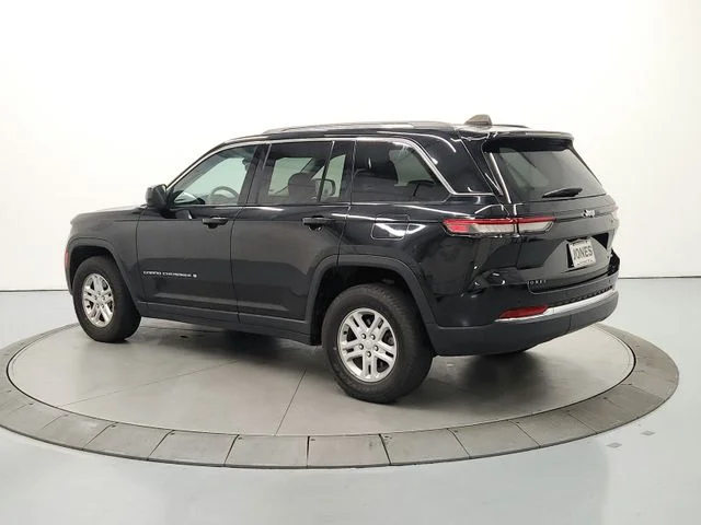 Used 2024 Black Jeep Laredo image 6