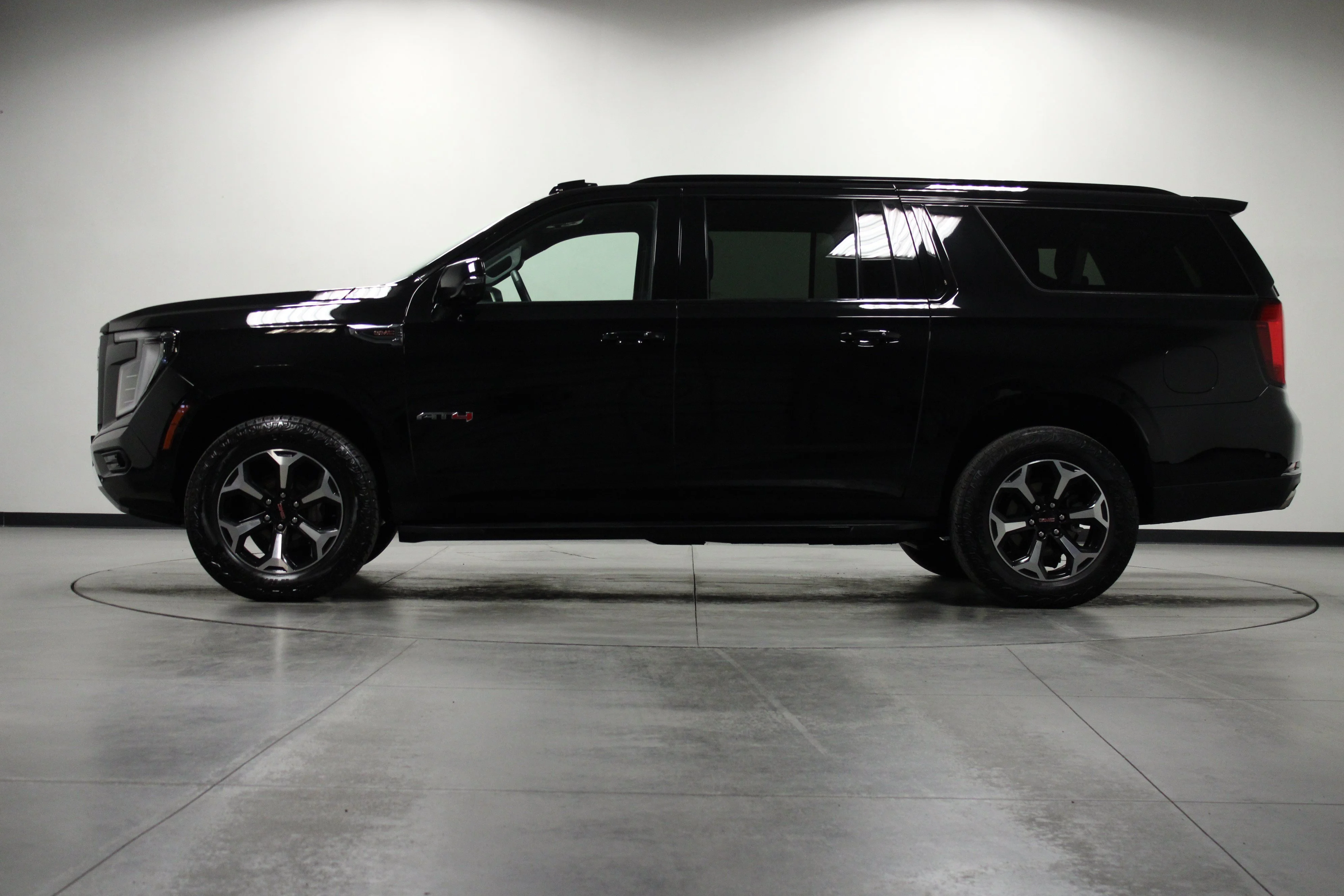 Used 2025 Onyx Black GMC AT4 image 7