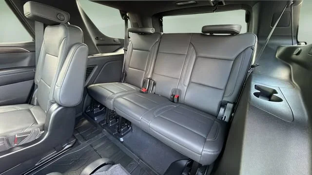 Used 2024 Black Chevrolet Z71 image 33