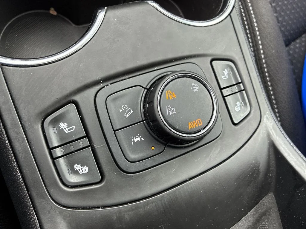 Used 2024 Blue GMC SLE image 18