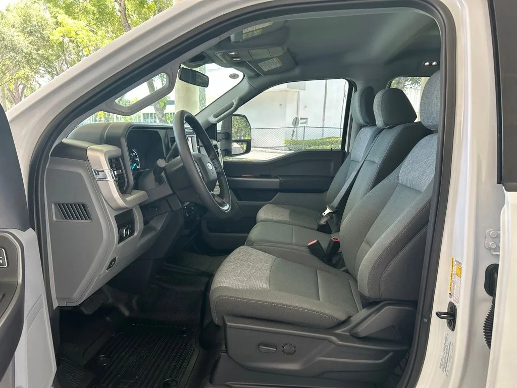 Used 2025 White Ford XLT image 9
