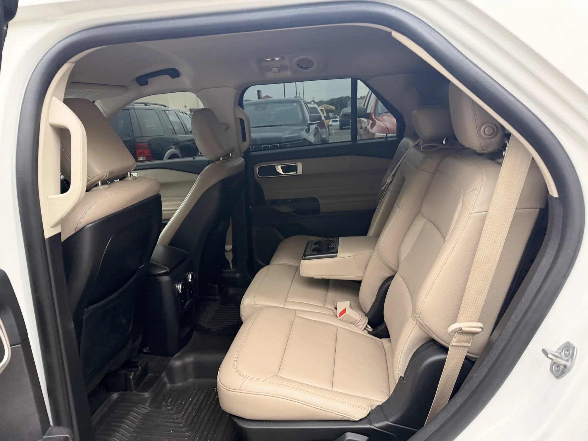 Used 2020 Star White Metallic Tri-Coat Ford XLT image 7