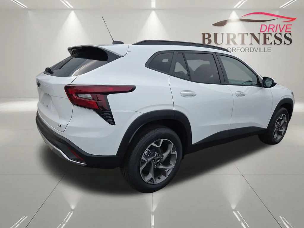 2026 Chevrolet Trax LT - Photo 7