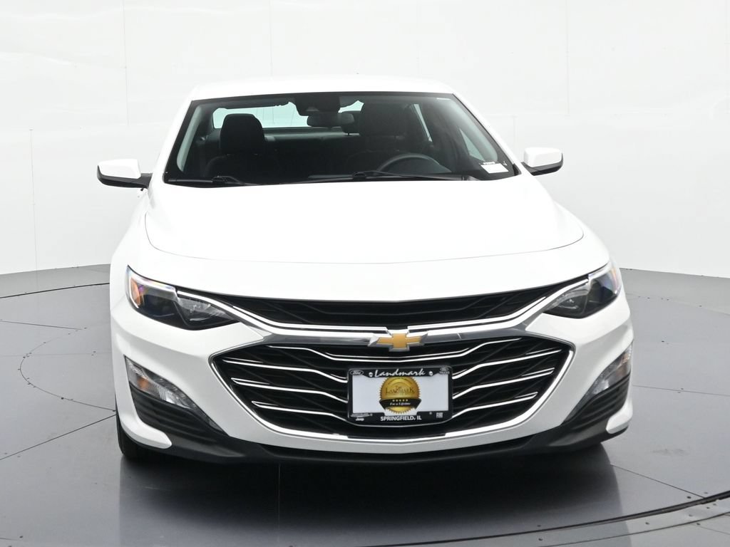 Used 2025 White Chevrolet LT image 3