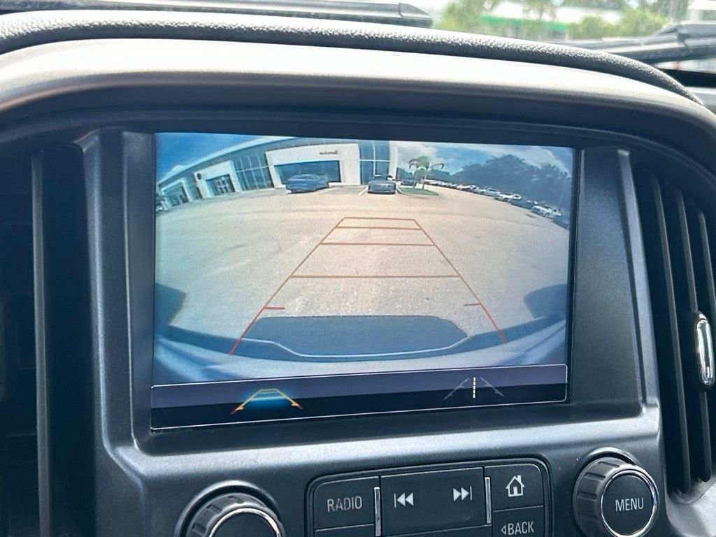 Used 2018 White Chevrolet Z71 image 33