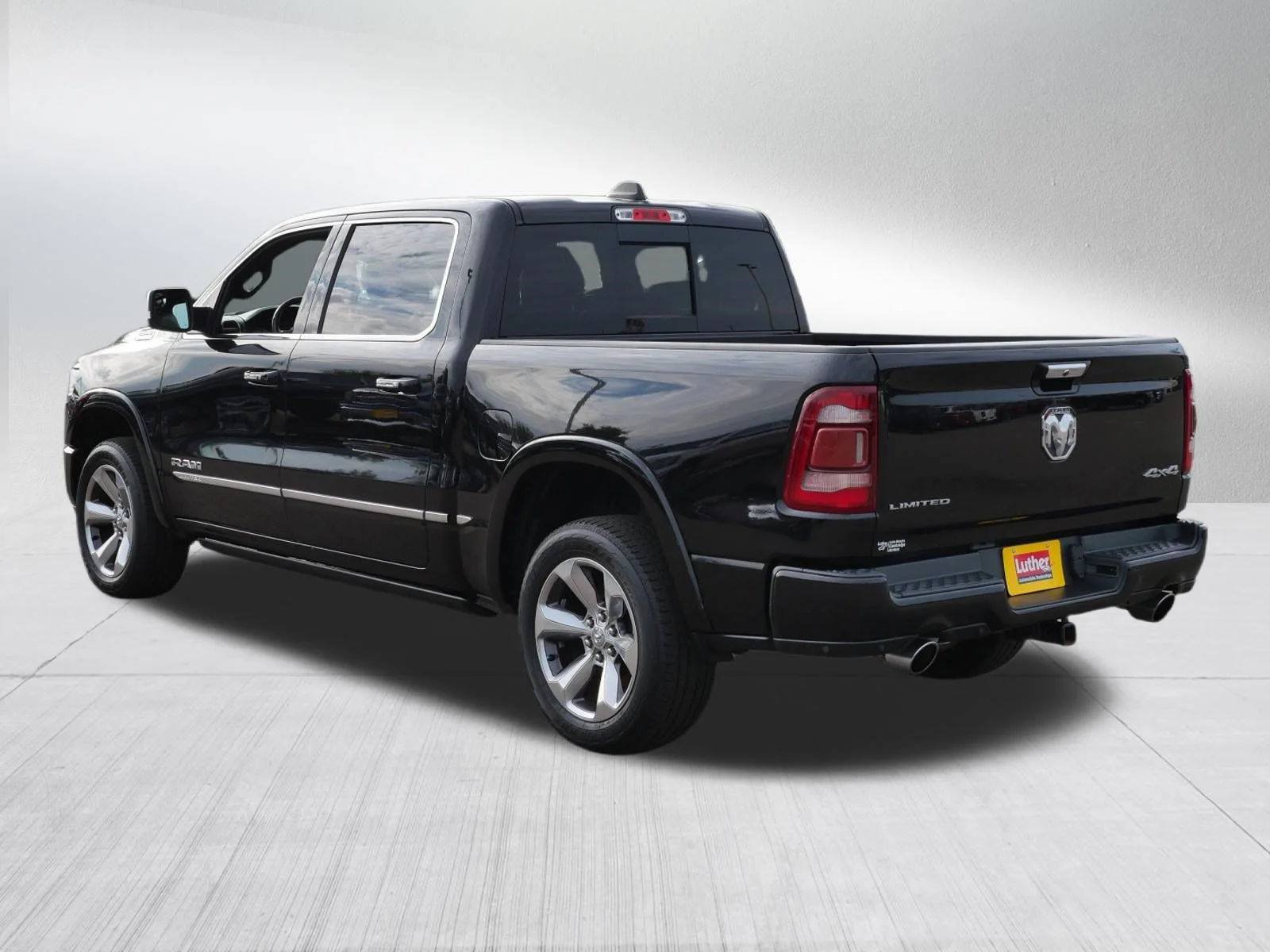 Used 2020 Diamond Black Crystal Pearlcoat Ram Limited image 5