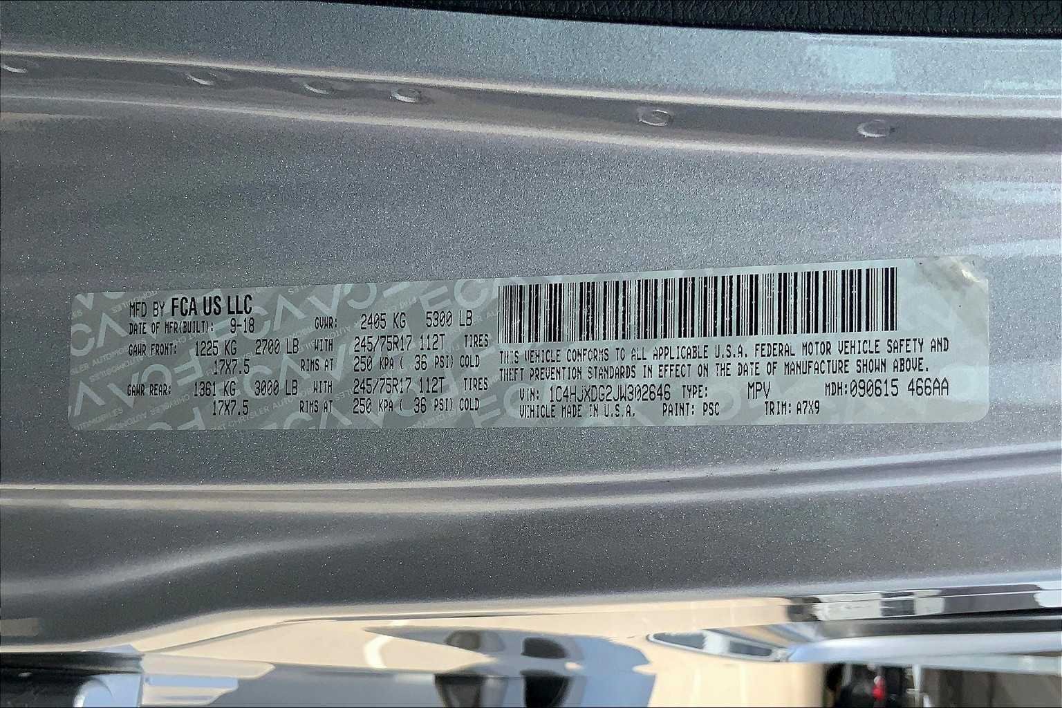 Used 2018 Billet Silver Metallic Clearcoat Jeep Sport S image 30