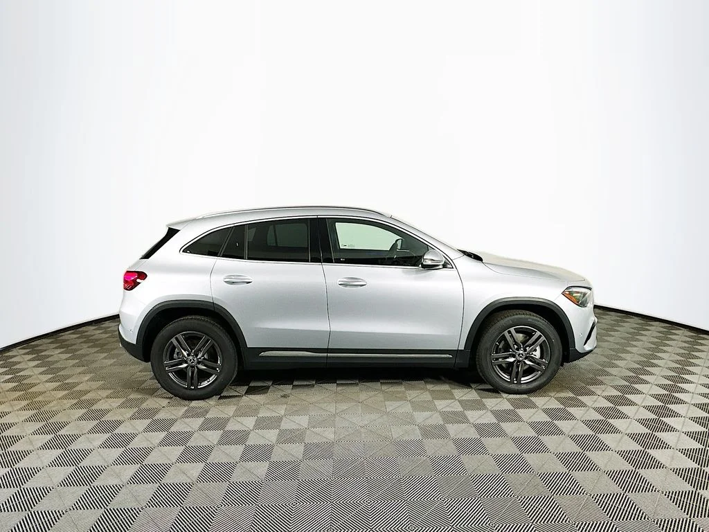 Used 2026 Gray Mercedes-Benz GLA 250 image 7