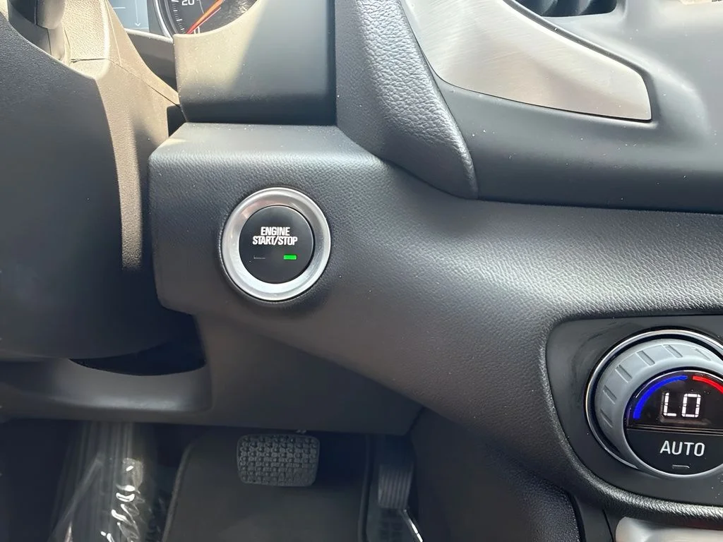 Used 2024 Silver GMC SLE image 22