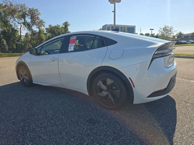 New 2026 Wind Chill Pearl Toyota SE image 6