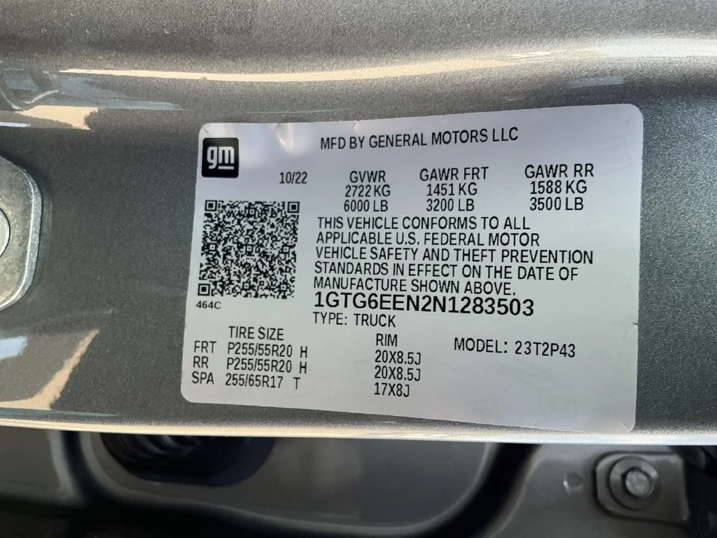 Certified Used 2022 SATIN STEEL METALLIC GMC 4WD Denali image 31
