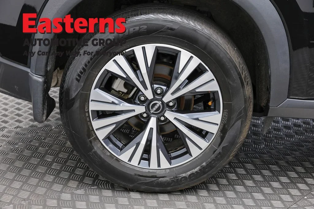 Used 2022 Black Nissan SV image 29