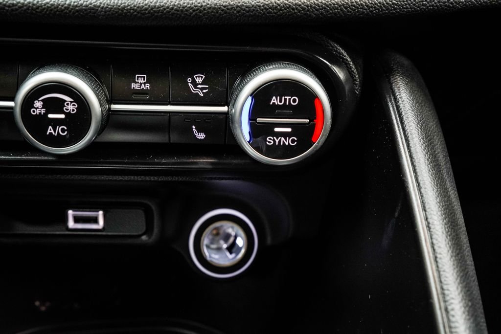 Used 2023 White Alfa Romeo Veloce image 28