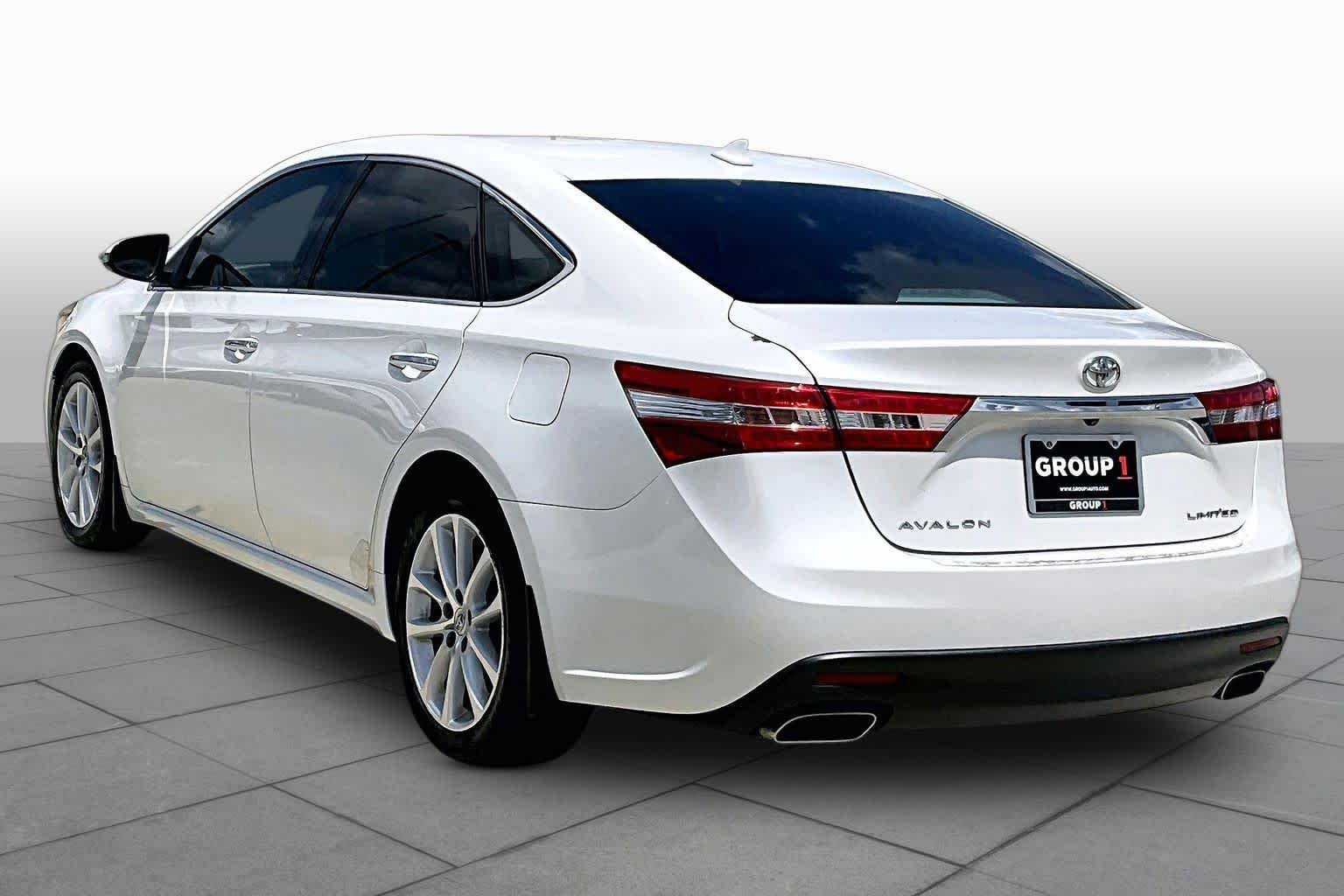 Used 2013 Blizzard Pearl Toyota Limited image 11