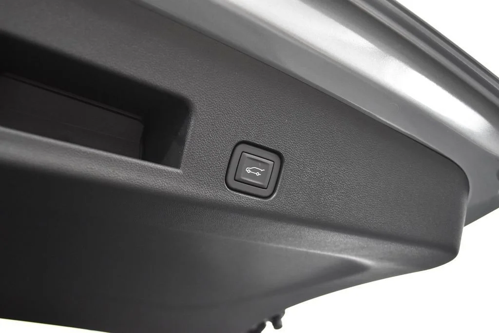 New 2026 Sterling Metallic GMC Elevation image 34