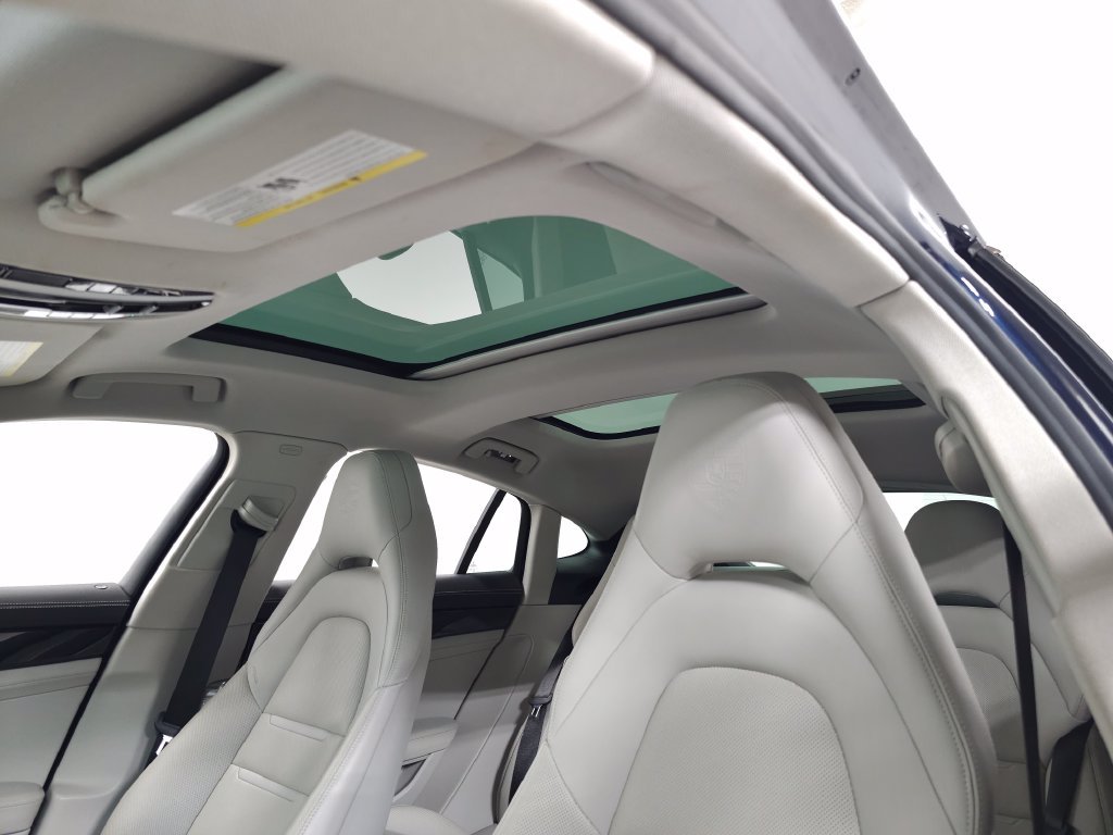 Used 2022  Porsche 4S image 19