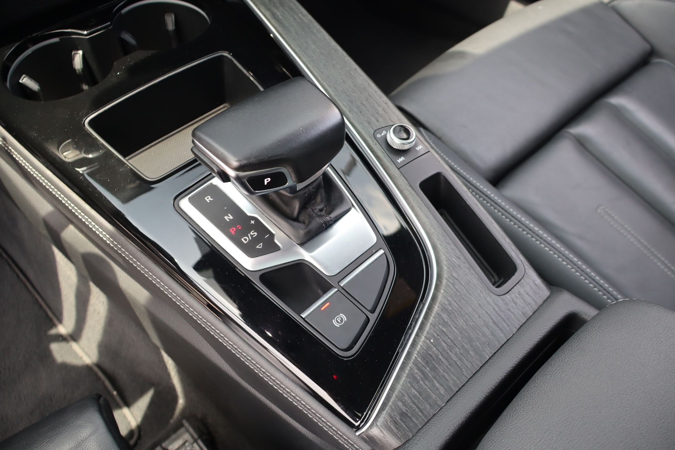 Used 2023 Daytona Gray Pearl Effect Audi 45 S line Premium image 20