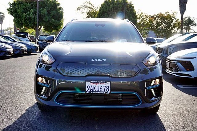 Used 2022 Gray Kia EX Premium image 4