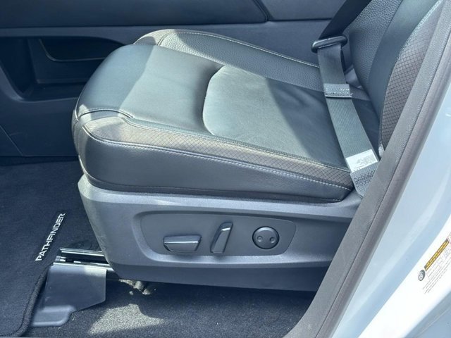 Used 2025 White Nissan SL image 16