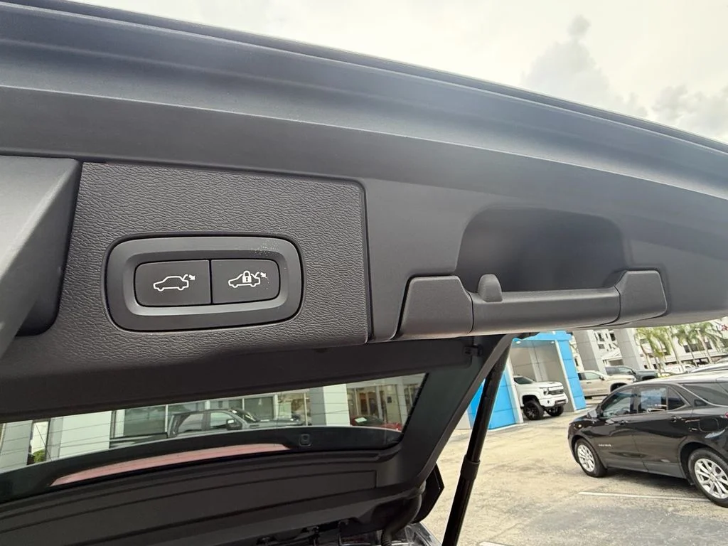 Used 2020 Black Volvo T6 Inscription image 16